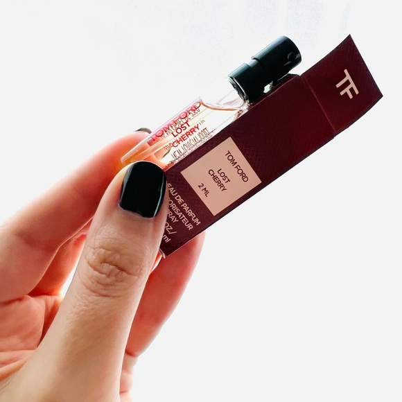 NIB Tom Ford Lost Cherry Scent Travel Spray 2ml - Picture 4 of 7